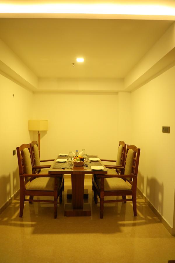 Hotel Karthika Park Kazhakuttam Kültér fotó
