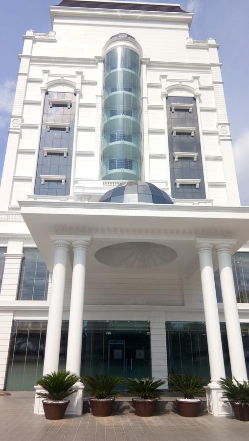 Hotel Karthika Park Kazhakuttam Kültér fotó