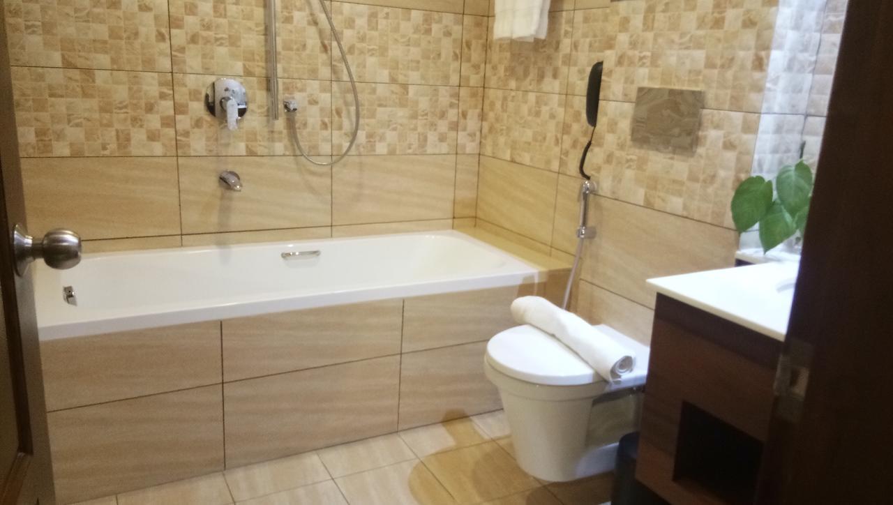 Hotel Karthika Park Kazhakuttam Kültér fotó