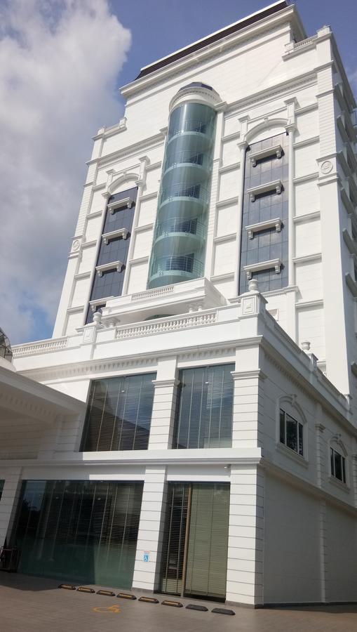Hotel Karthika Park Kazhakuttam Kültér fotó